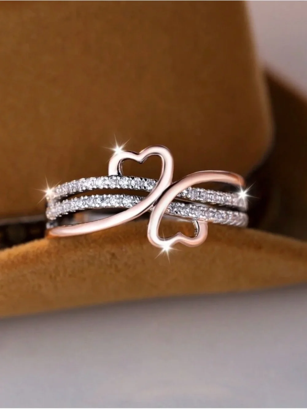 Elegant Rose Gold Heart Accent Ring with Cubic Zirconia Stones - Picture 4 of 4